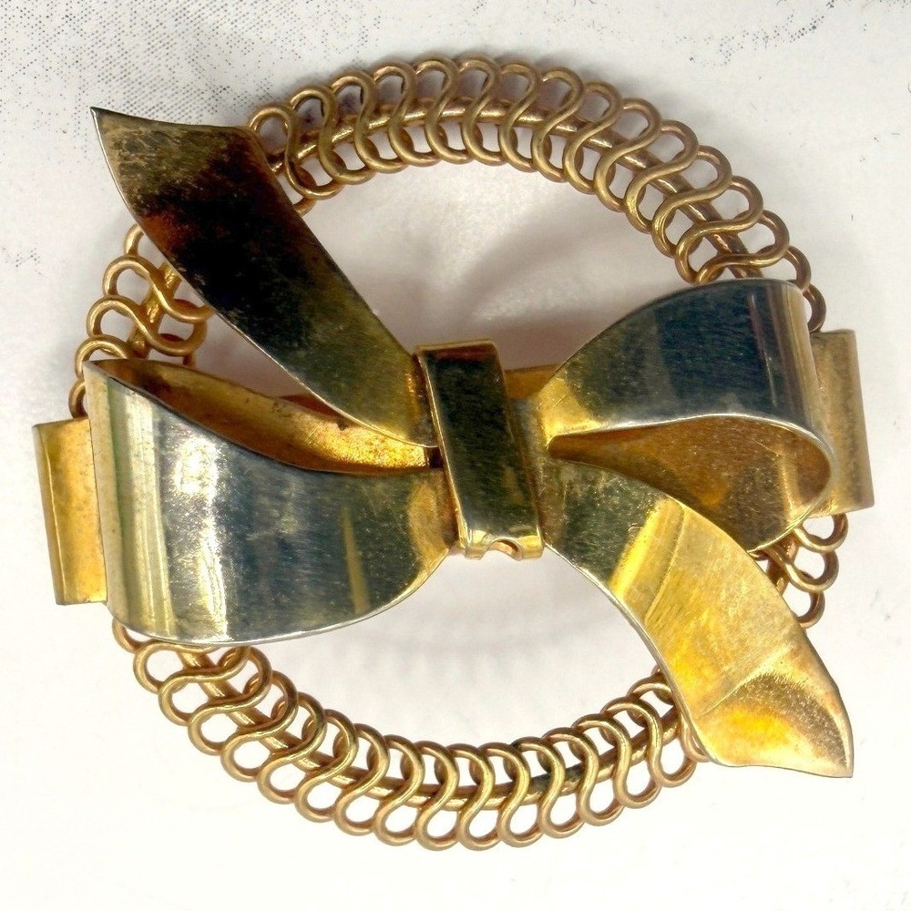 Vintage Gold Tone Bow Brooch Ribbon Circle Frame Pin‎ 1.5 Inch